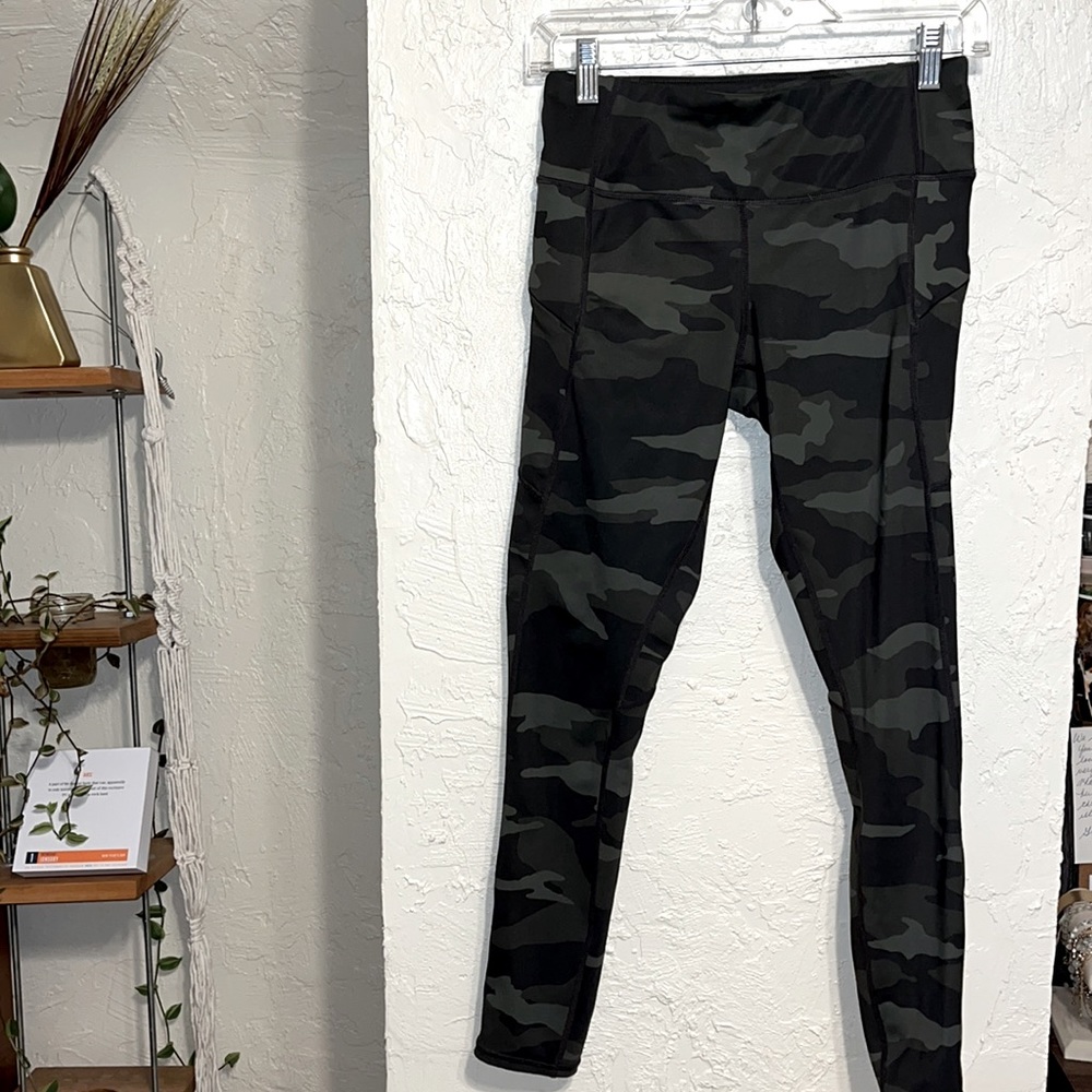 Athleta camo leggings